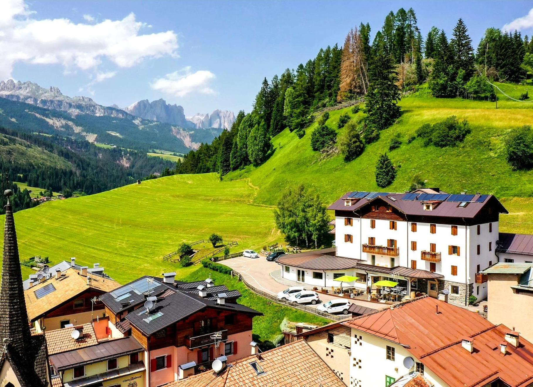 Ciasa Alpina Relax Hotel Moena Kültér fotó
